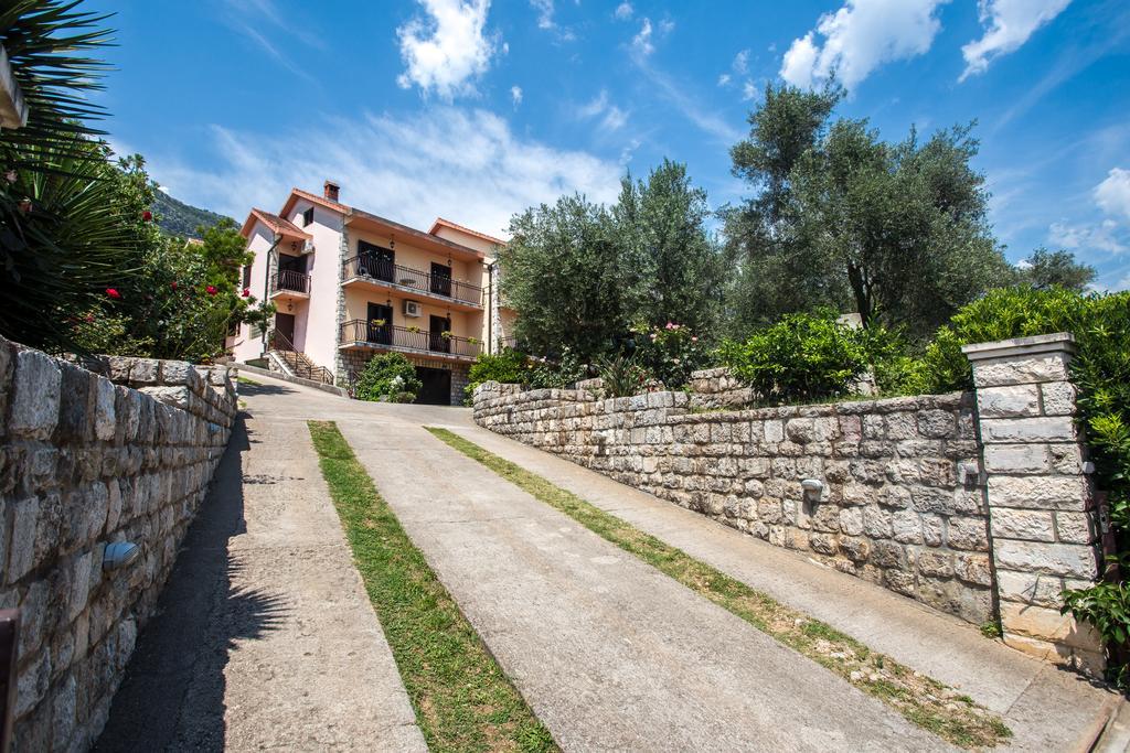Apartments And Bungalows Mimoza Baosici Herceg Novi Exterior foto