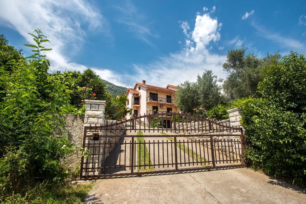 Apartments And Bungalows Mimoza Baosici Herceg Novi Exterior foto